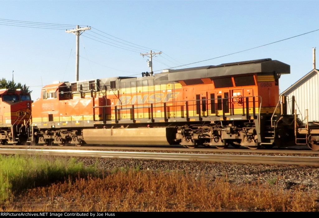 BNSF 6988